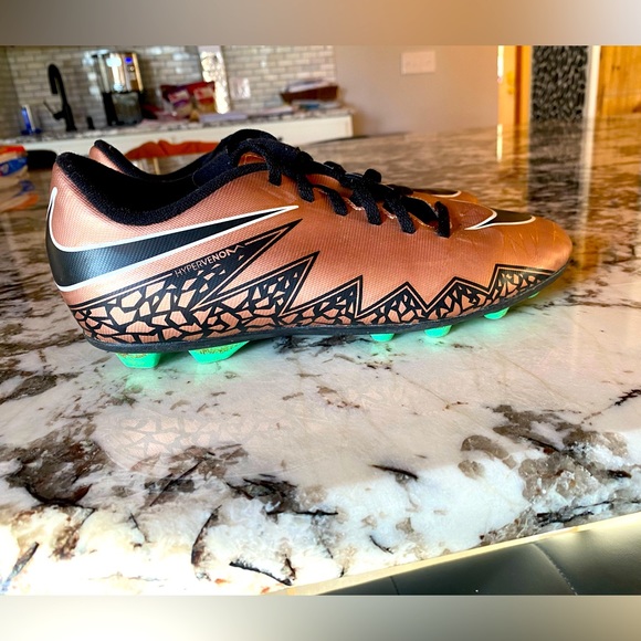 Nike soccer cleats size 5.5Y Rose Gold Copper worn one season great condition - Picture 8 of 9